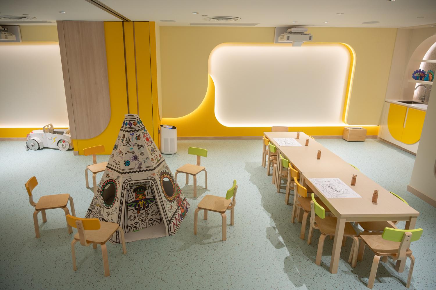 佔地6,400呎的室內兒童玩樂區。