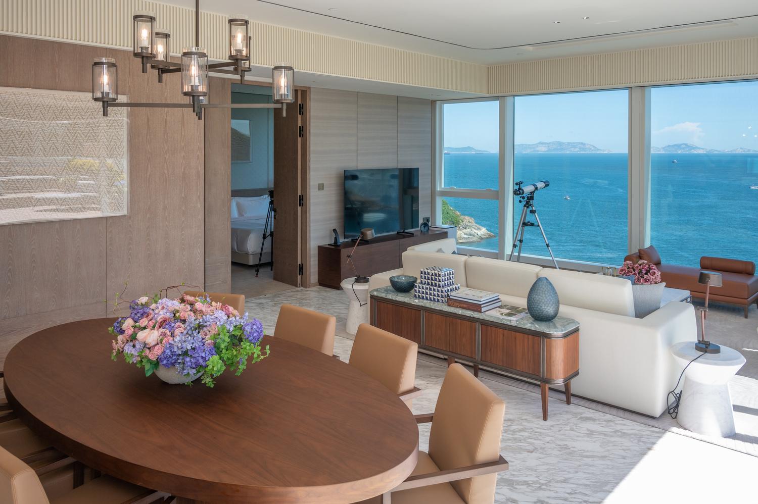 富麗敦泳池套房是酒店最豪華的套房之一。