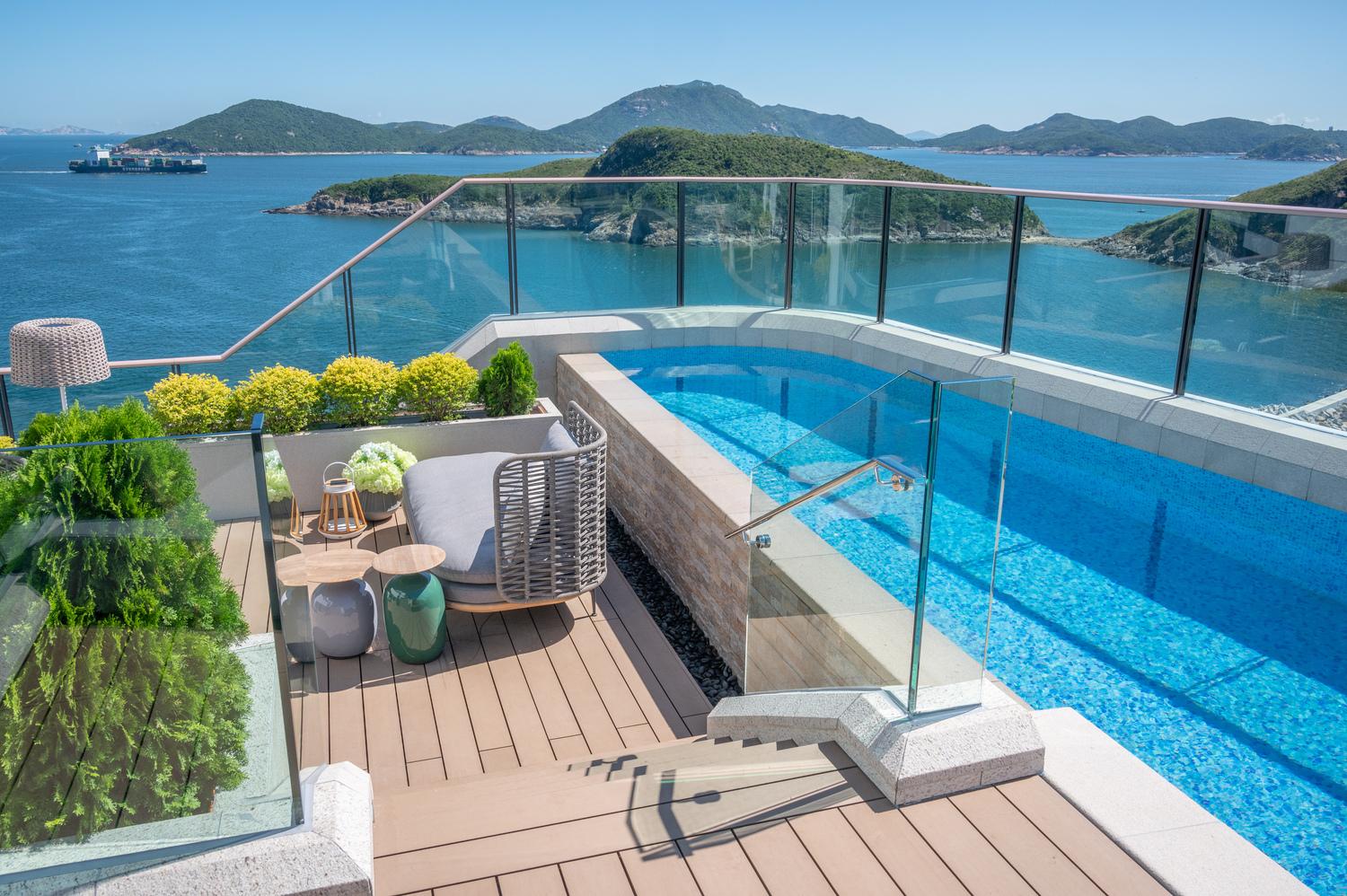 更有私人無邊際泳池。