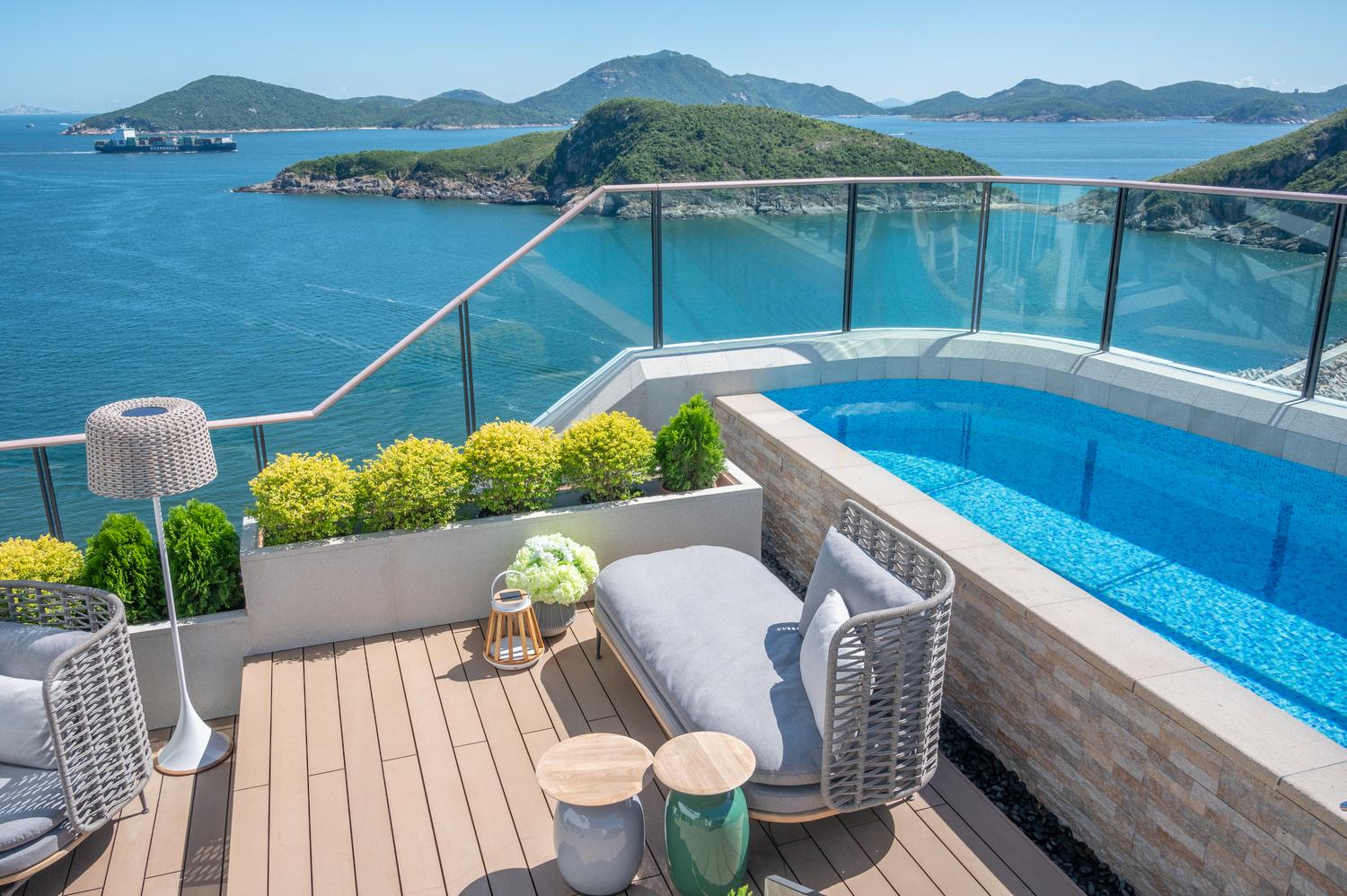 更有私人無邊際泳池。