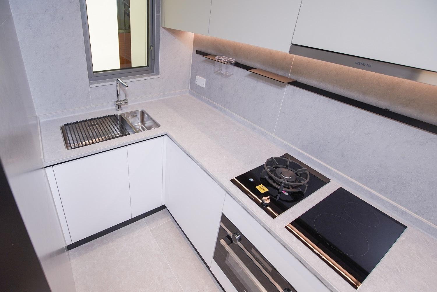 屯門新盤|NOVO LAND三房示位即睇!開放式廚房連玻璃趟門美觀實用