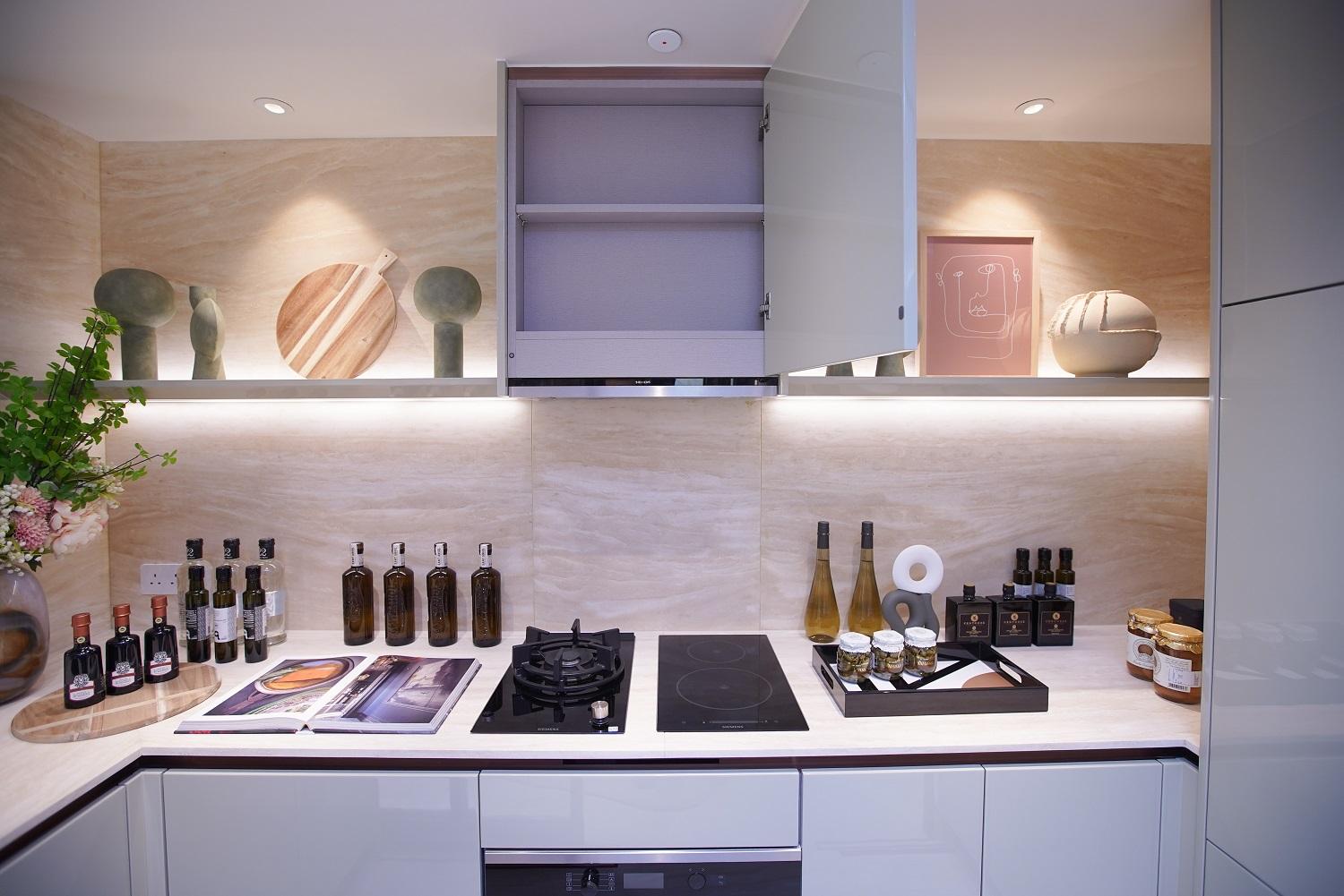 屯門新盤|NOVO LAND三房示位即睇!開放式廚房連玻璃趟門美觀實用