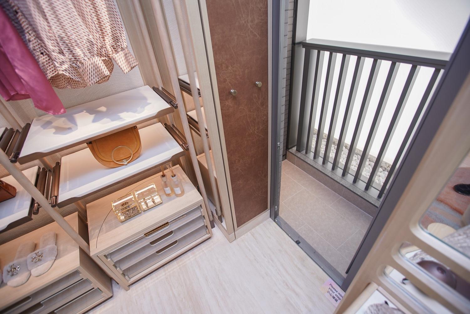 屯門新盤|NOVO LAND三房示位即睇!開放式廚房連玻璃趟門美觀實用