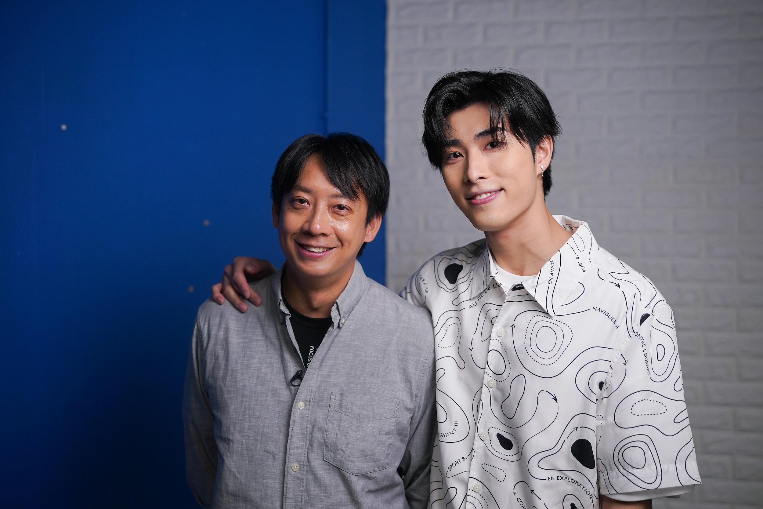 馮志強在ViuTV受訪期間,在劇中演「班長」的Phoebus剛在廠內拍攝,興奮走來合照。(李睿哲攝)