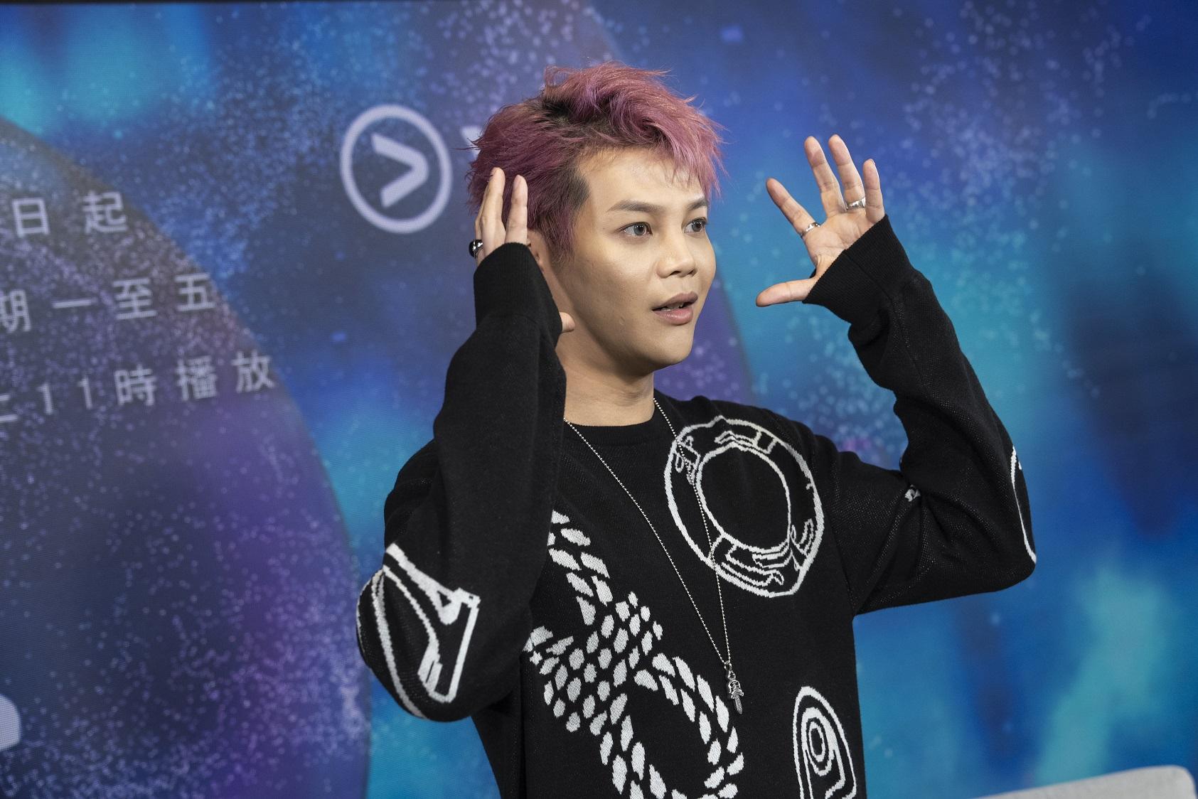 保錡發夢獲樂壇獎項,有領獎時高呼:「我愛張家輝。」