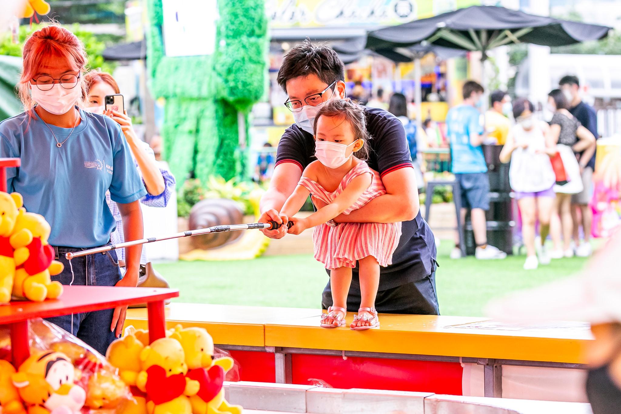 必玩攤位遊戲,嬴取可愛毛公仔!