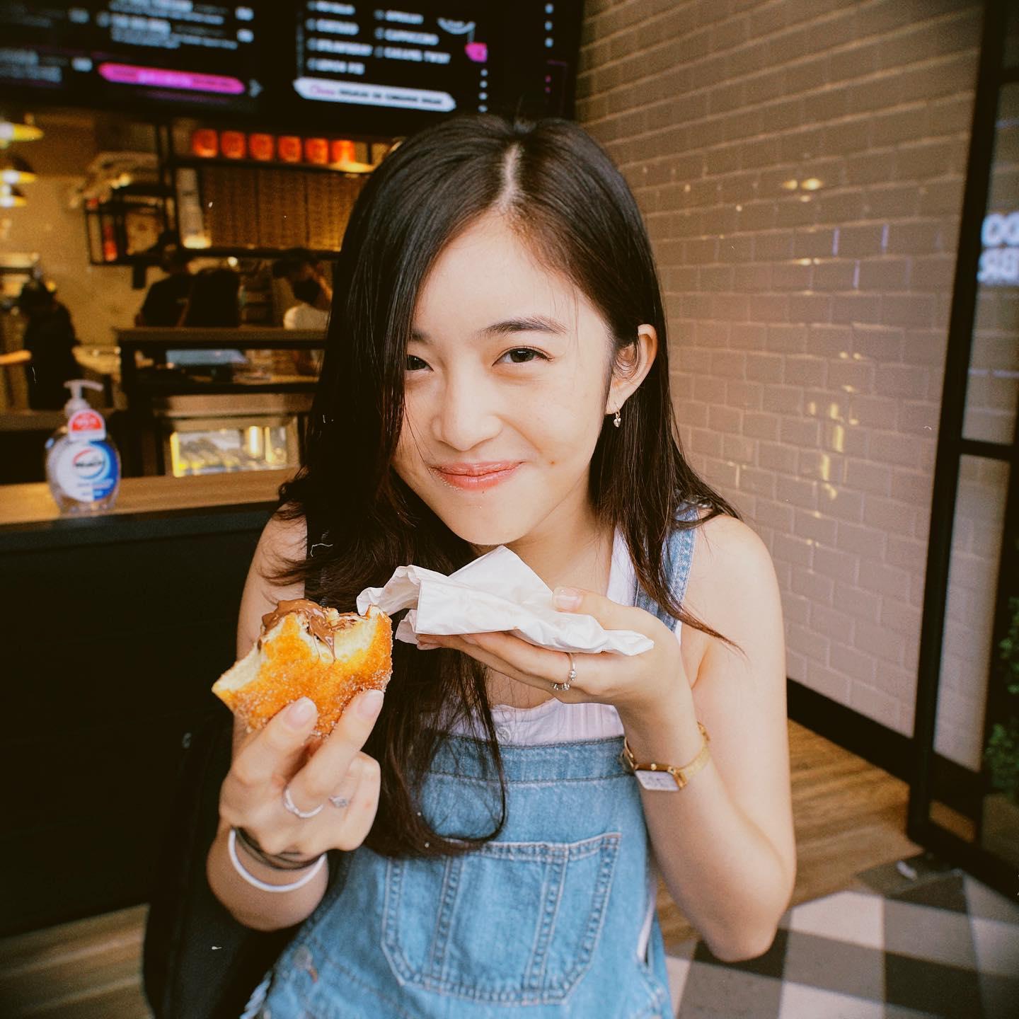 MC新歌《老派約會之必要》今日派台 18歲Hazel做新任「賦女郎」