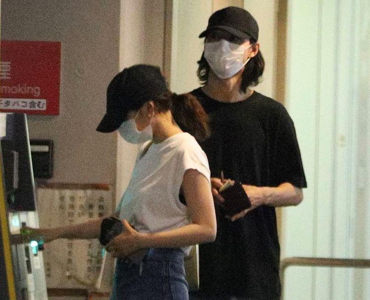 山崎賢人被《週刊文春》公開秘戀24歲女星廣瀨鈴。