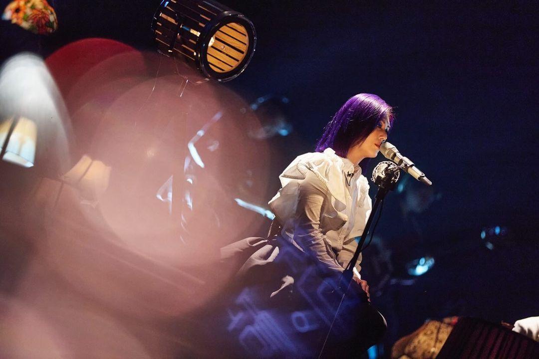 千嬅形容唱《可惜我是水瓶座》就仿如走入時光隧道一樣