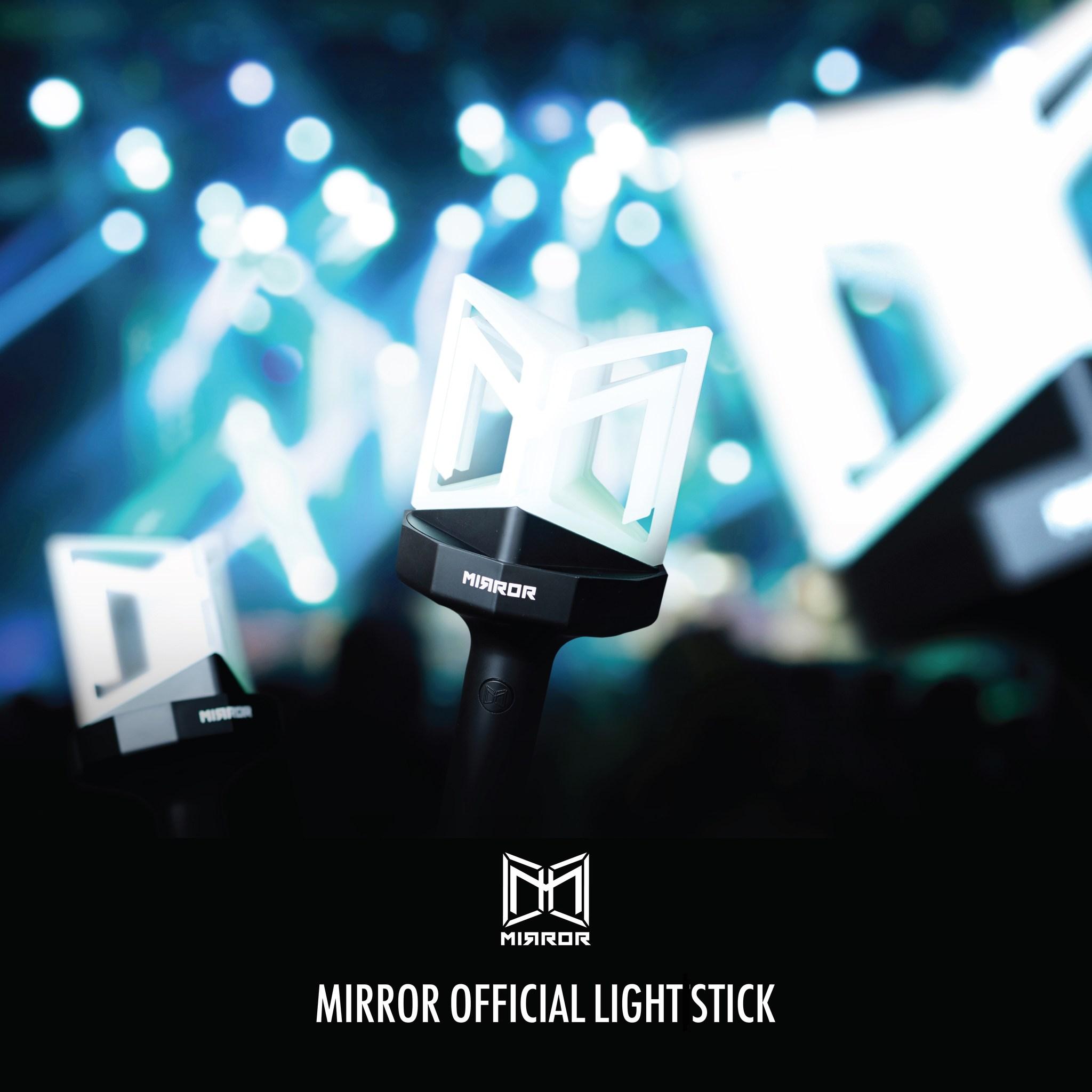 MIRROR是次演唱會的官方手燈。
