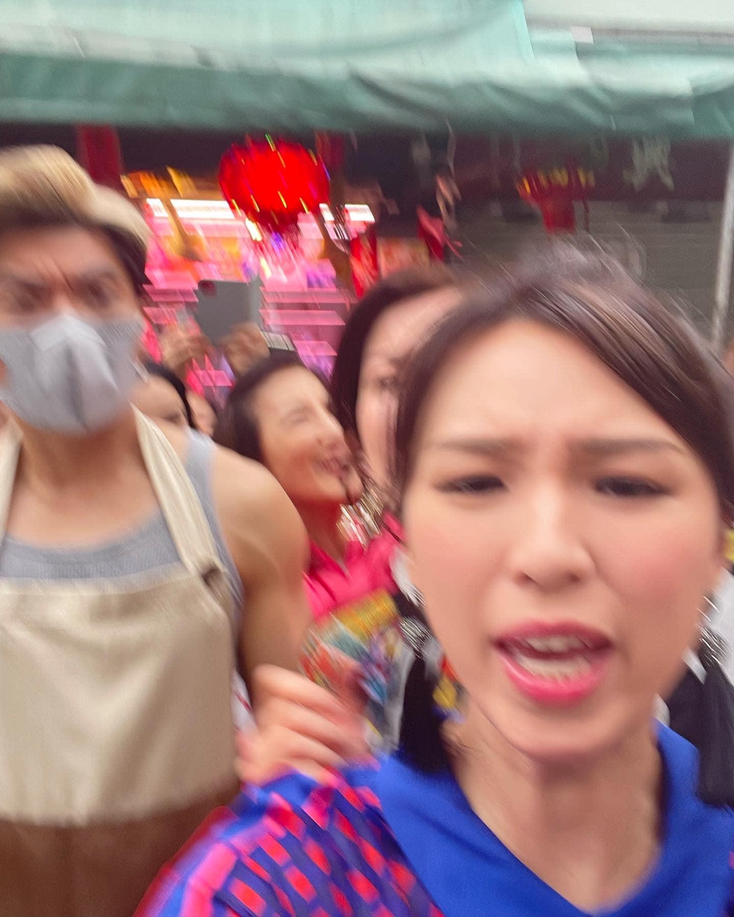 阿雪同大小姐爭住影相更搞到大打出手。