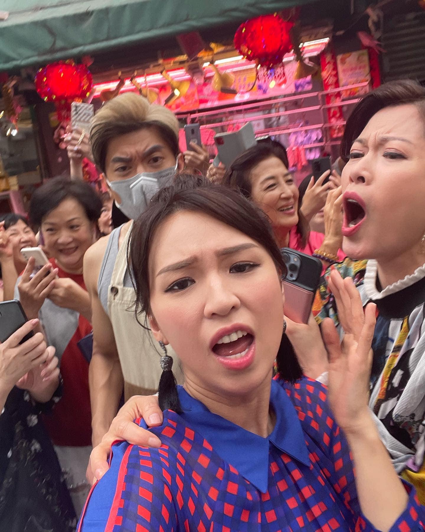 阿雪同大小姐爭住影相更搞到大打出手。