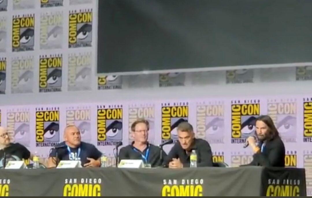 奇洛李維斯驚喜現身美國聖地牙哥Comic-Con。