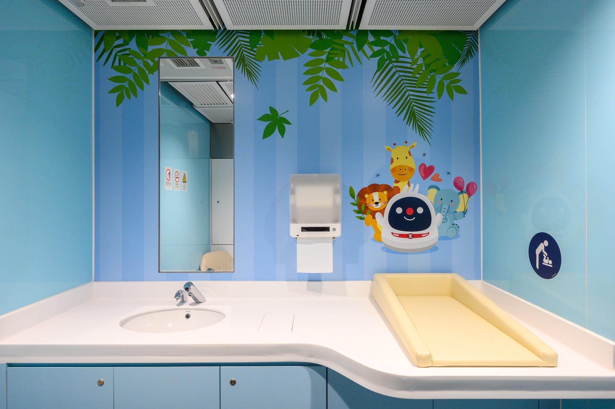 設有育嬰間及哺乳間