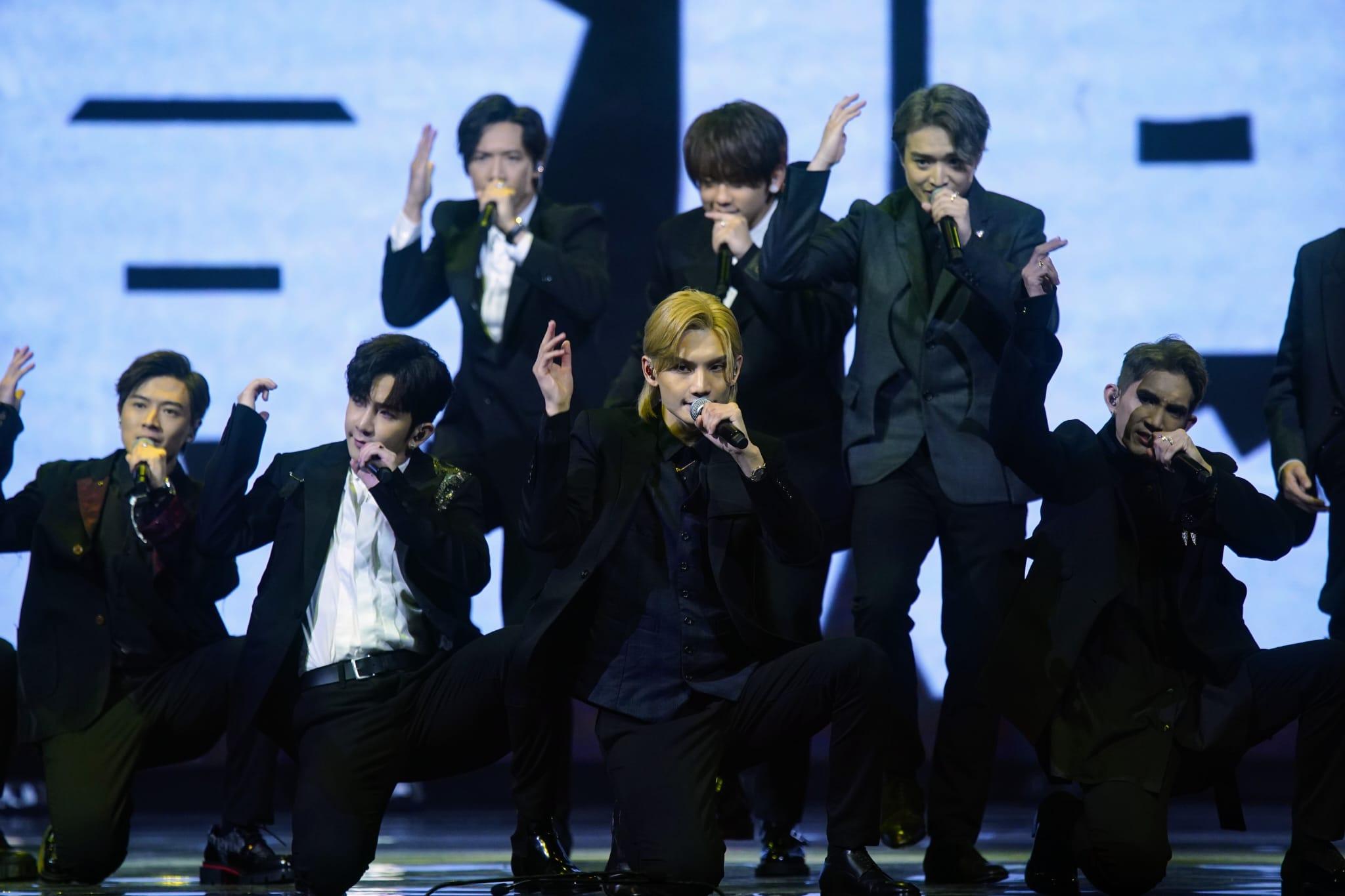 MIRROR首度站台獻唱《金人》。