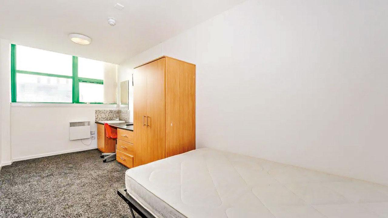 海外樓市|出租受限 結構有隱憂 英宅1萬鎊放售 提防中伏