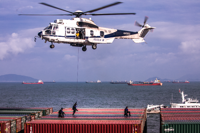 廣東警方、海關今年聯合嚴打走私、偷渡,進一步鞏固新冠疫情「外防輸入」防線。