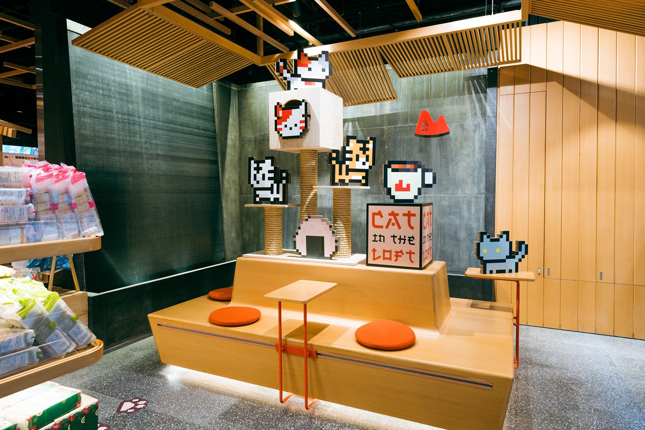 貓貓巨型爬架。