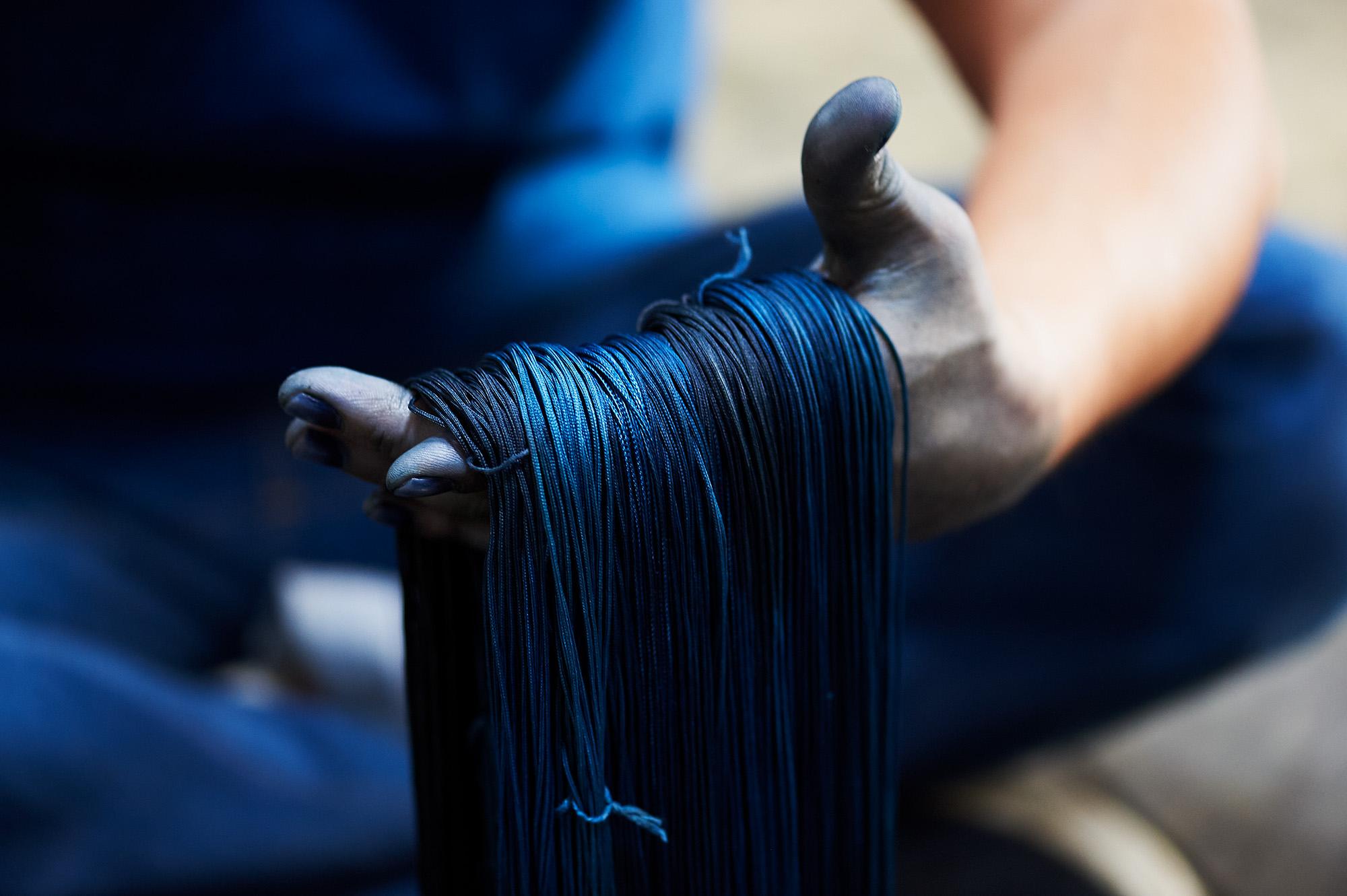 45R所有的藍染產品都是從紗線著手染色。