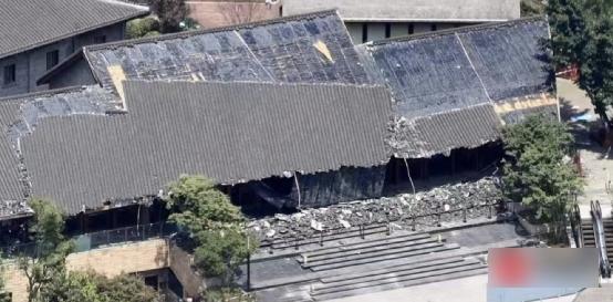 重慶故宮文物南遷紀念館1號館(角樓咖啡館)屋頂瓦片熱到甩。(互聯網)