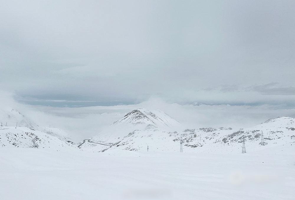 青海祁連大冬樹山今日落雪。(互聯網)