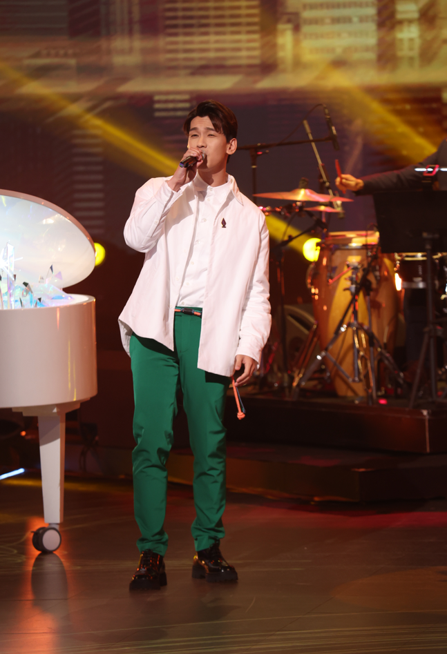 林奕匡獲頒CASH創作歌手獎銀獎。