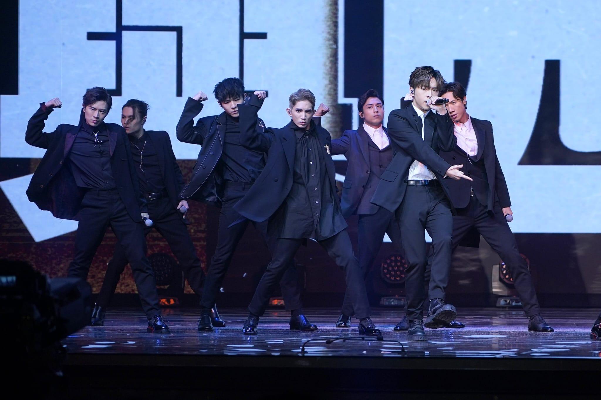 MIRROR為今屆金像獎打響頭炮,唱出大會主題曲《金人》炒熱氣氛。