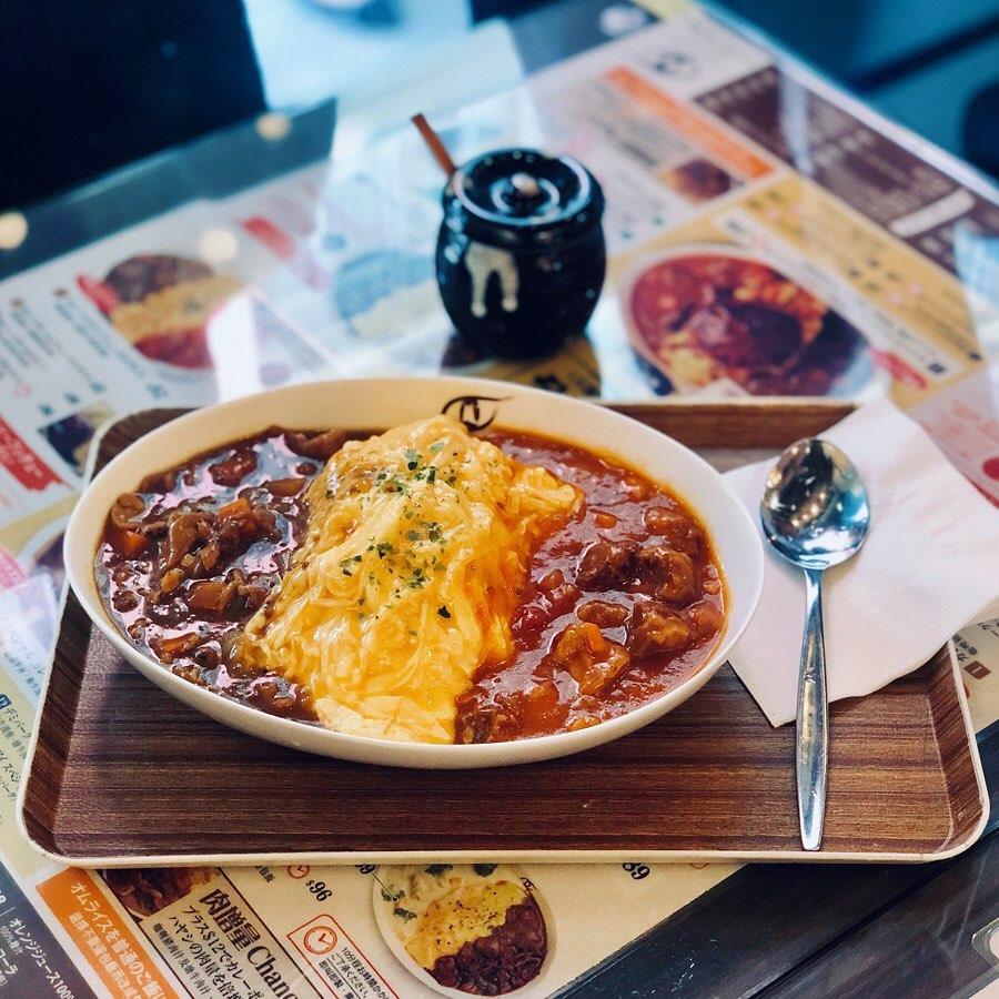 貓之眼蛋包飯(網絡圖片:instagram:dinosaurs_foodie)