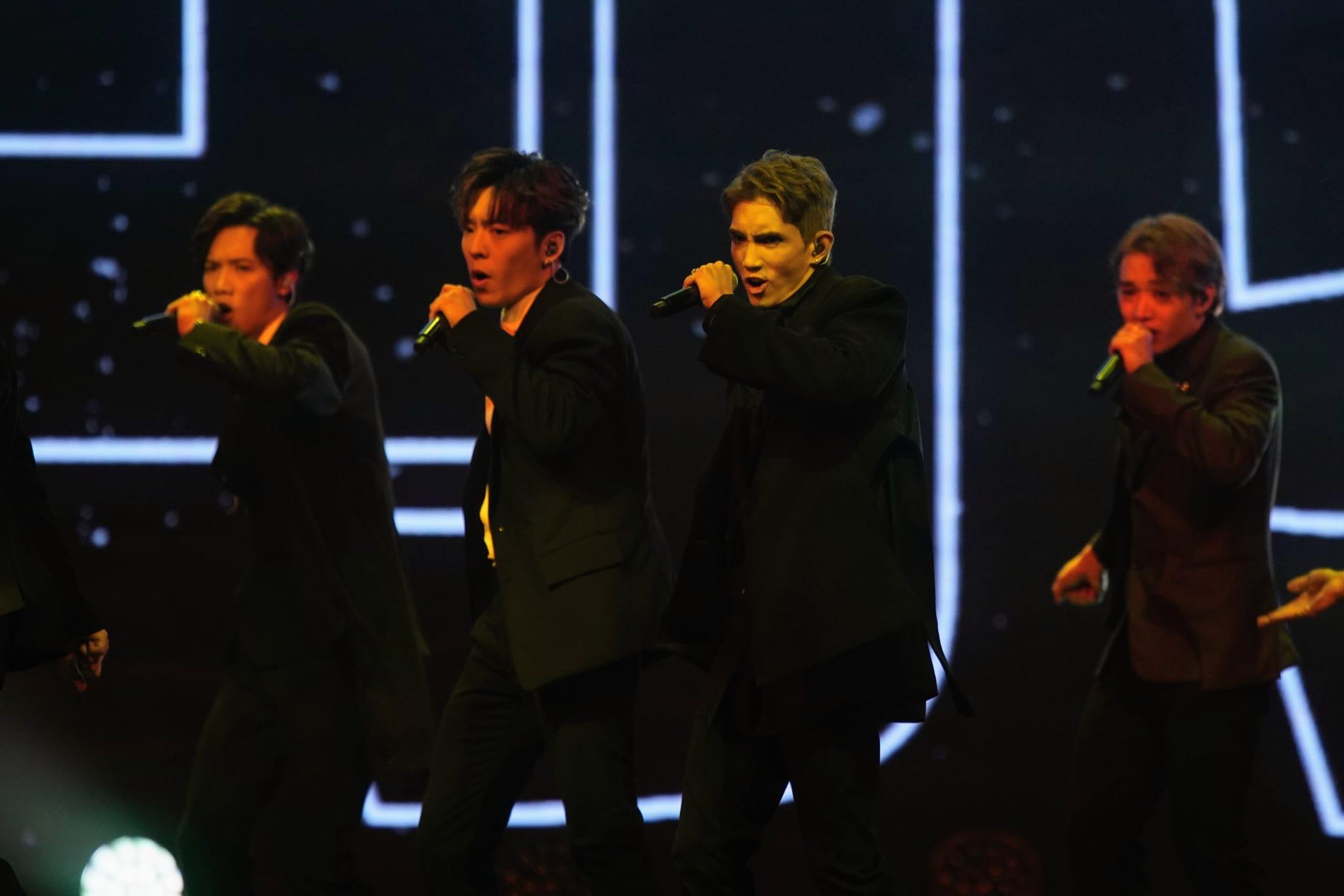 MIRROR首度站台獻唱《金人》。