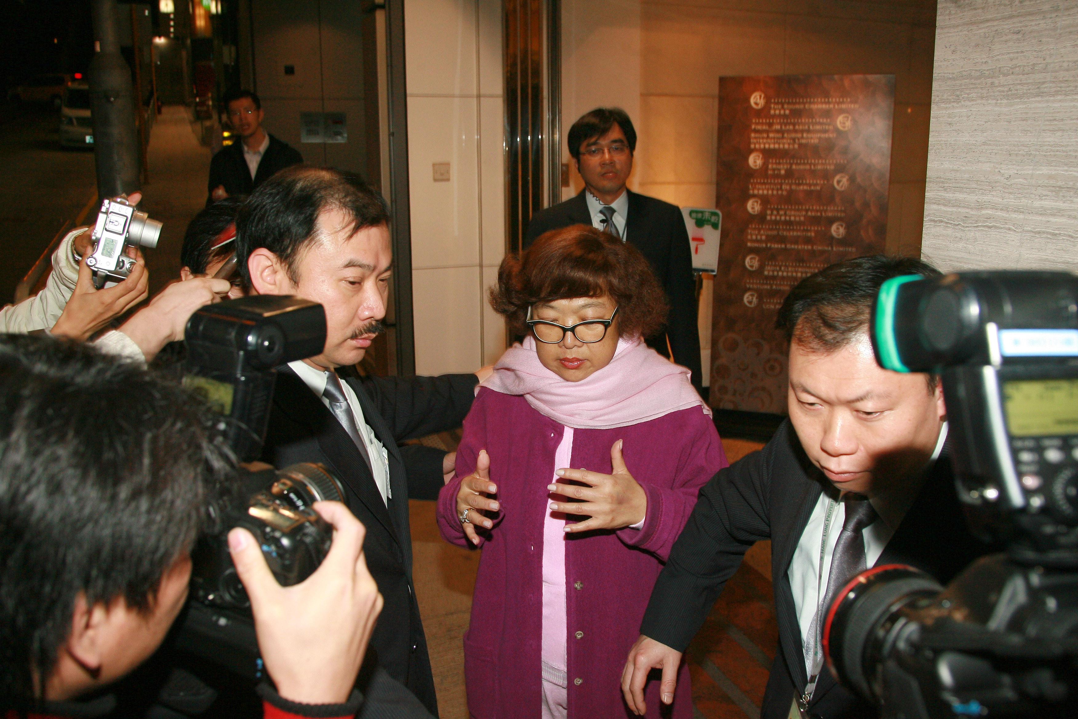 肥姐患病之後,整個人消瘦,皮膚也變得枯黃。