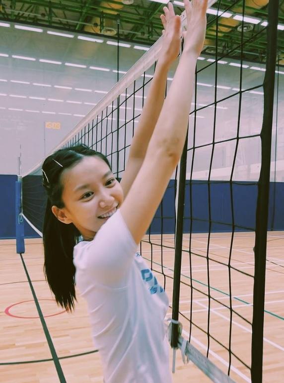 Angela是排球健將。