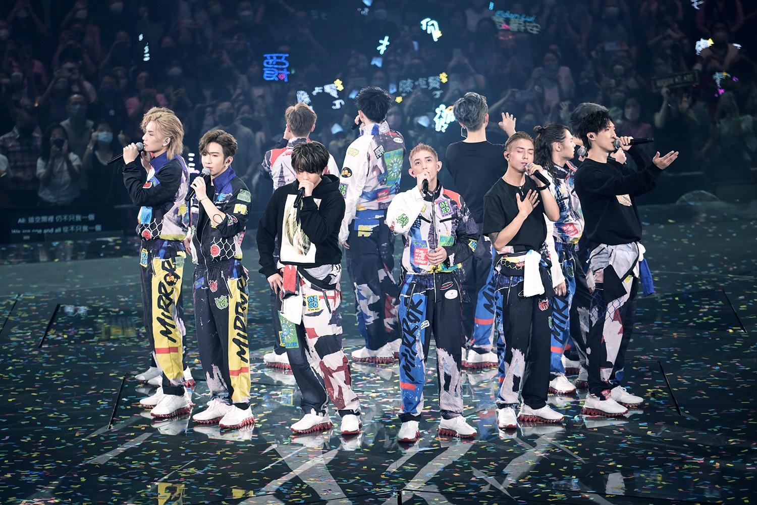 阿姐認為MIRROR是當紅男團,毋須太多機關,觀眾已睇得很開心。