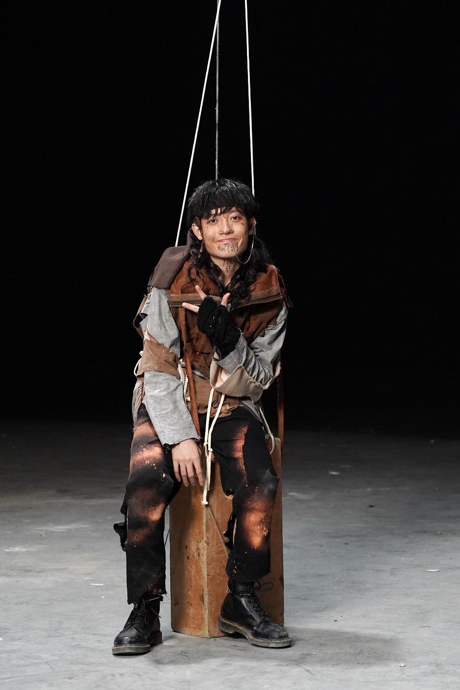 有舞蹈底子的Ben吊威也克服畏高感興奮。