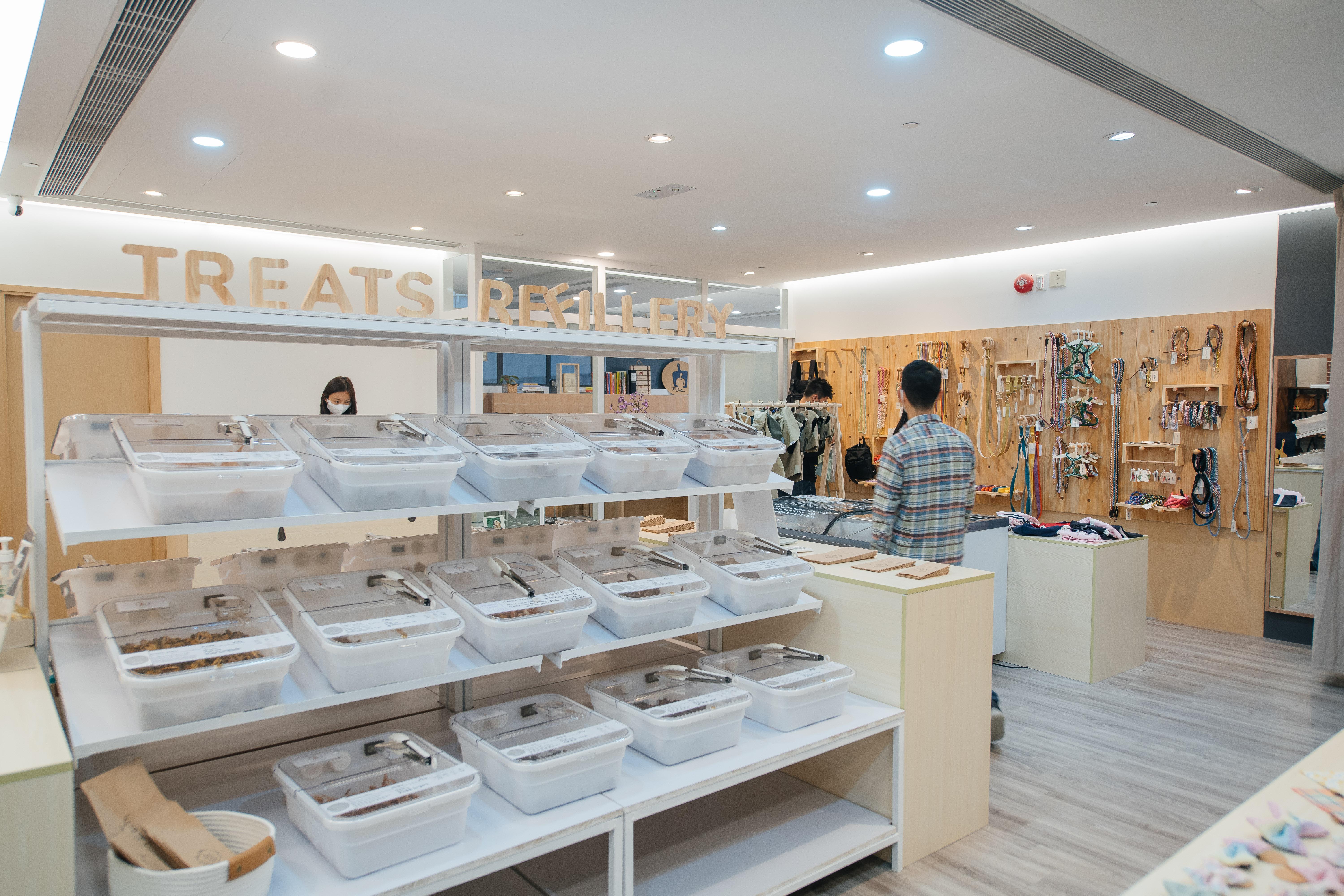 Hiddem Gem:顧客自備容器以裸買形式購買寵物零食、美容用品以及寵物保健品,可享9折優惠。