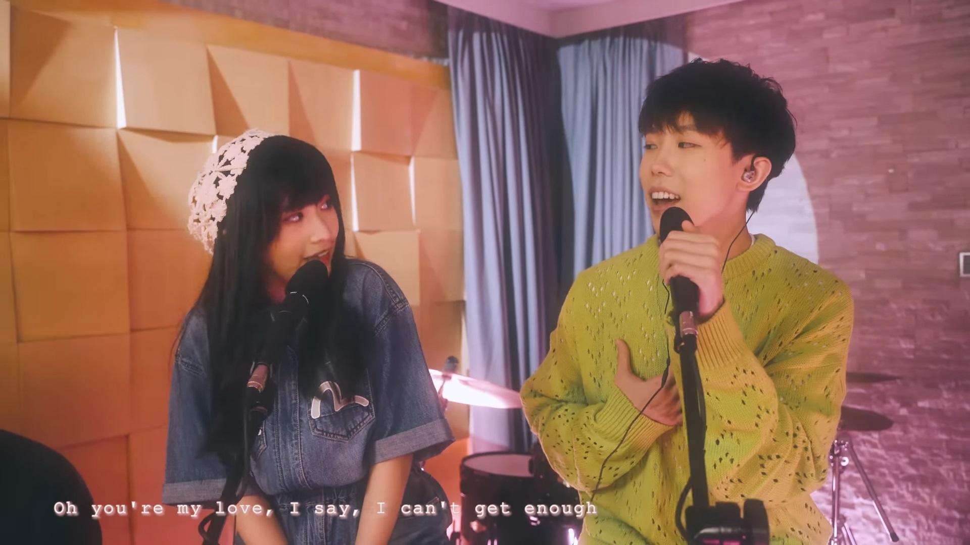 Sica和Marco不時甜笑對望冧到爆。