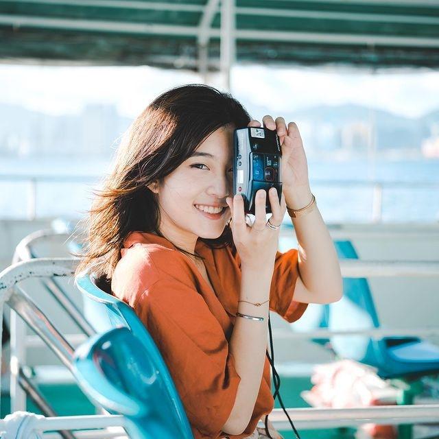 MC新歌《老派約會之必要》今日派台 18歲Hazel做新任「賦女郎」