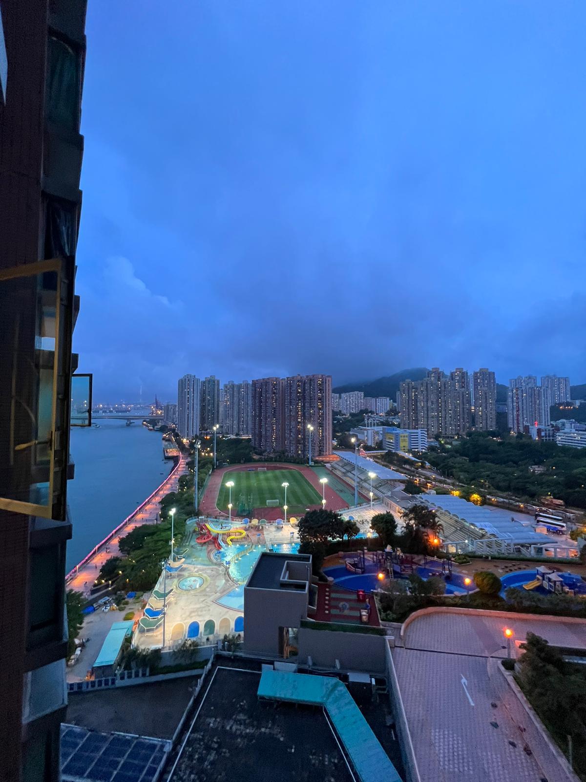 單位可望側海景。