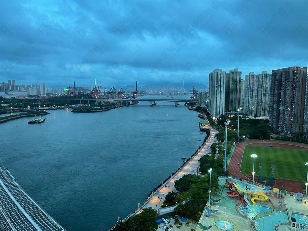 單位可望側海景。