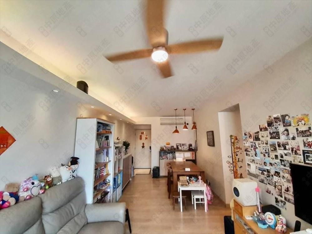 長方形大廳闊落見使。