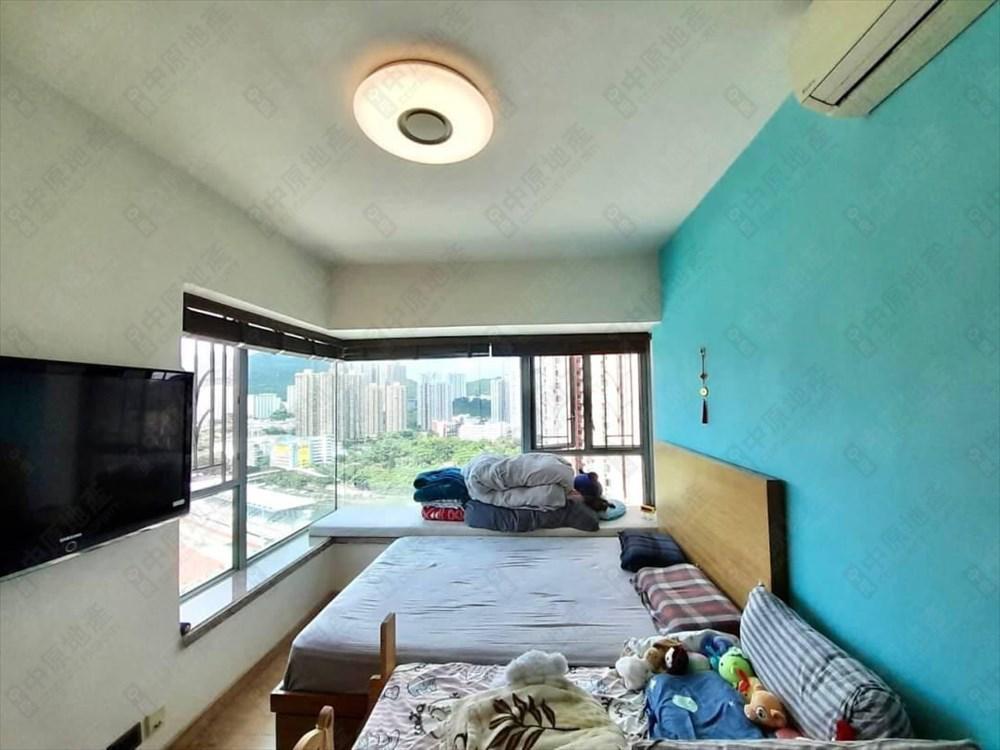 大單邊的主人套房。