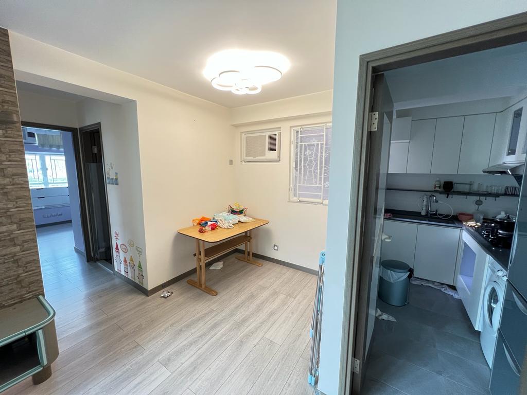 單位整體裝修新淨雅緻,不用花太多修葺費。