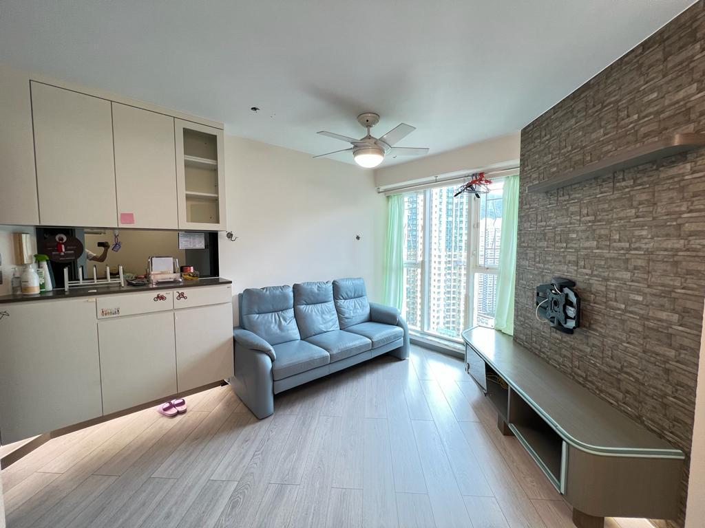 客廳設落地玻璃窗,光猛通爽。