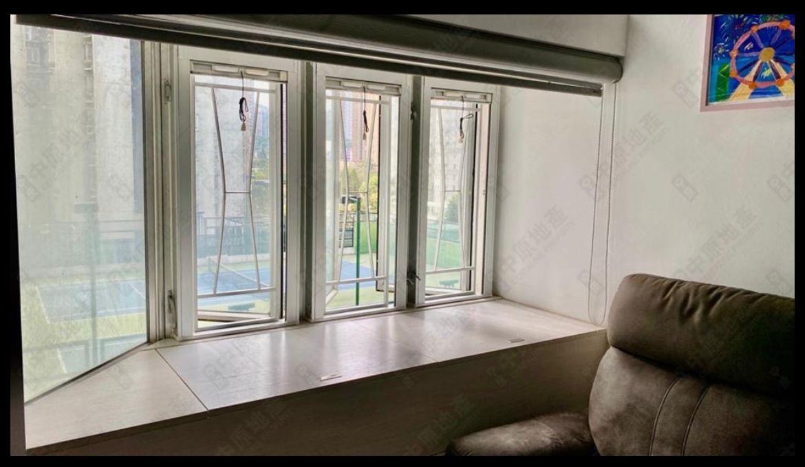 單位以全網球場景為主,景觀清靜;窗台位加設了儲物櫃,實用度大增。