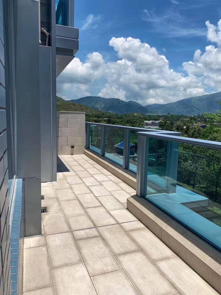 單位平台面積約有154方呎,方便兩隻愛犬活動休息。