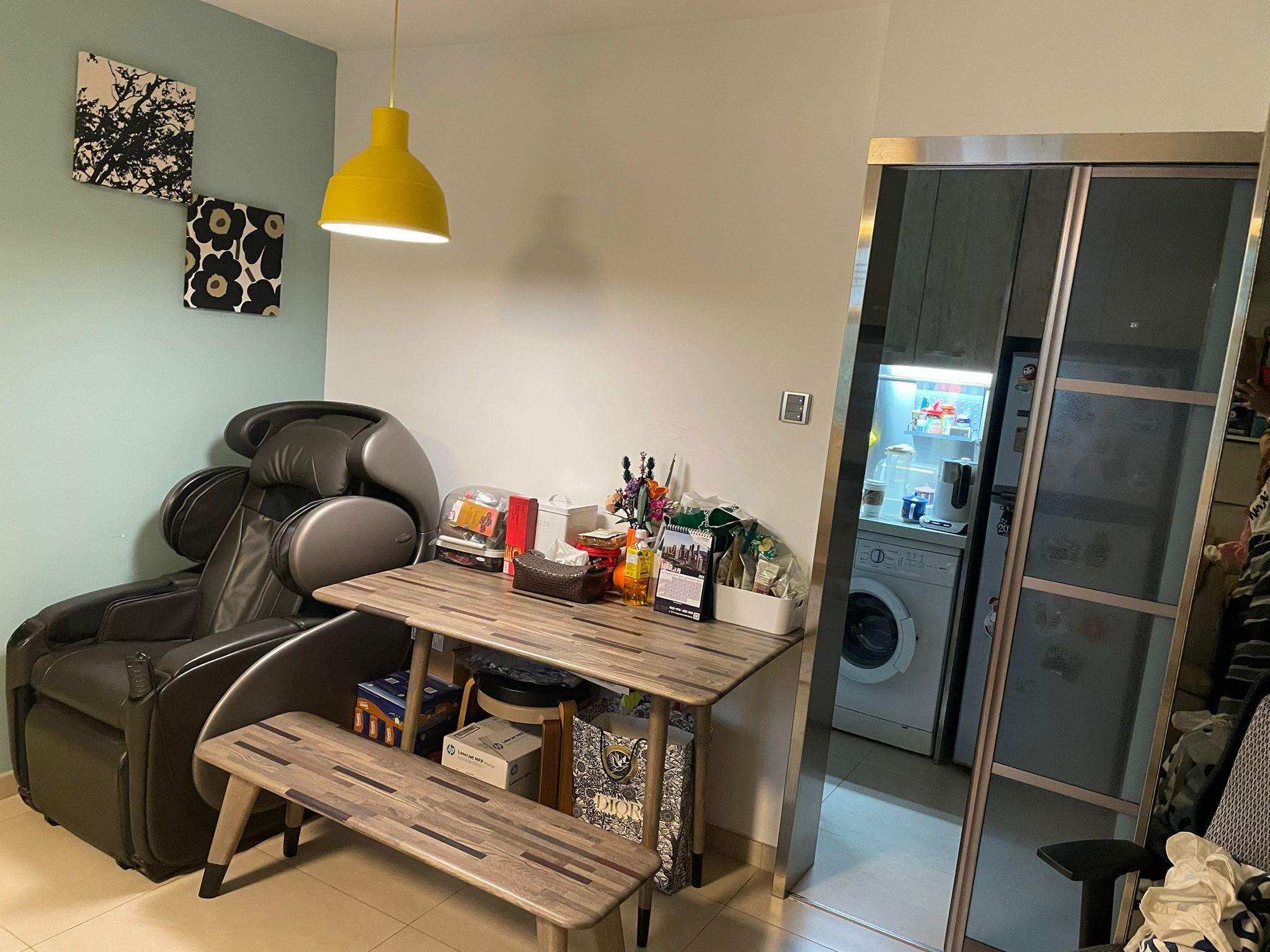 廚房改以半透明玻璃趟門,實用美觀。(代理提供相片)