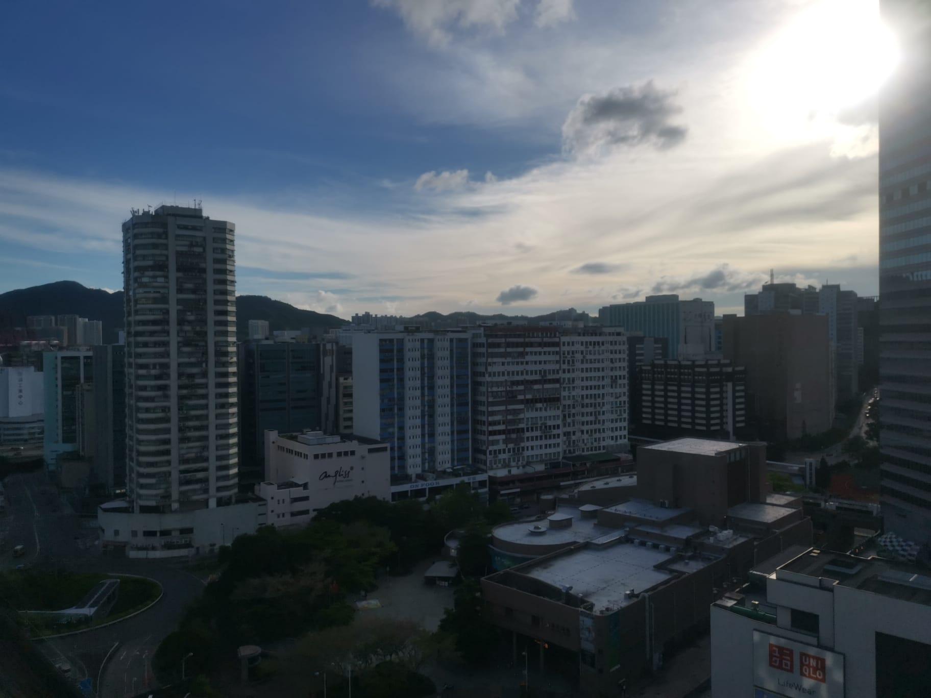 單位景觀以開揚市景和樓景為主。(代理提供相片)