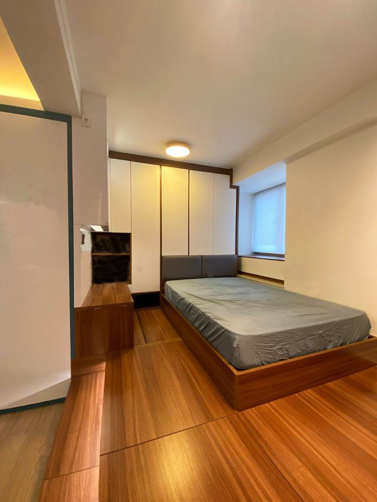 睡房設有地台,提供大量收納空間,相當實用。(代理提供相片)