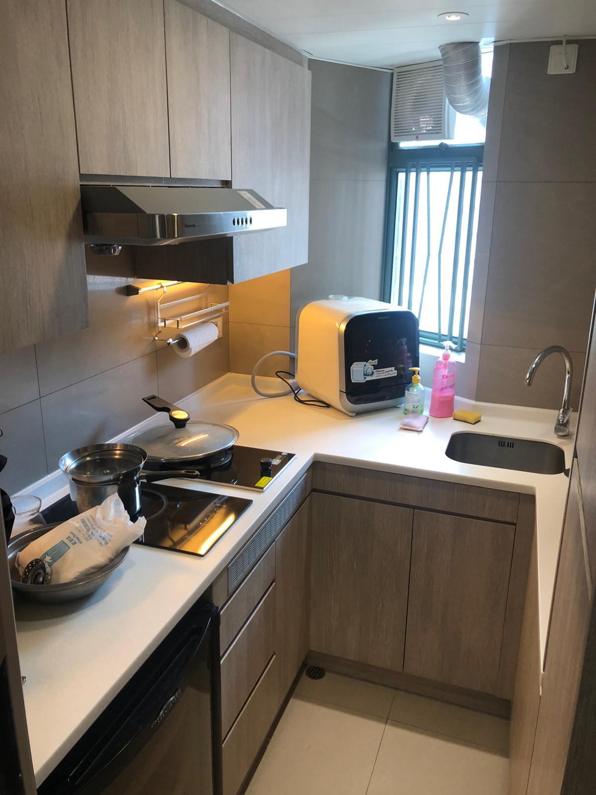 廚房配套新淨齊全。