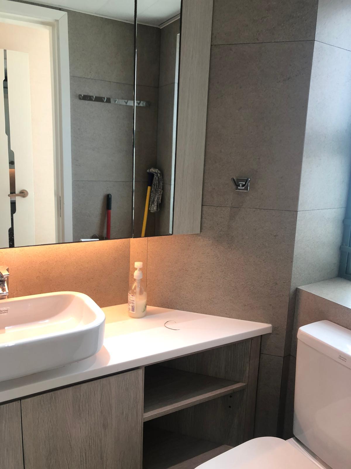 浴室非黑廁,裝修新淨。