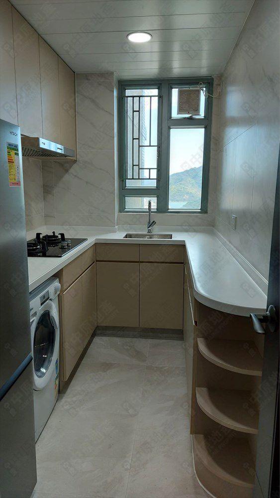 全新裝修的廚房,有齊基本電器。(代理提供相片)